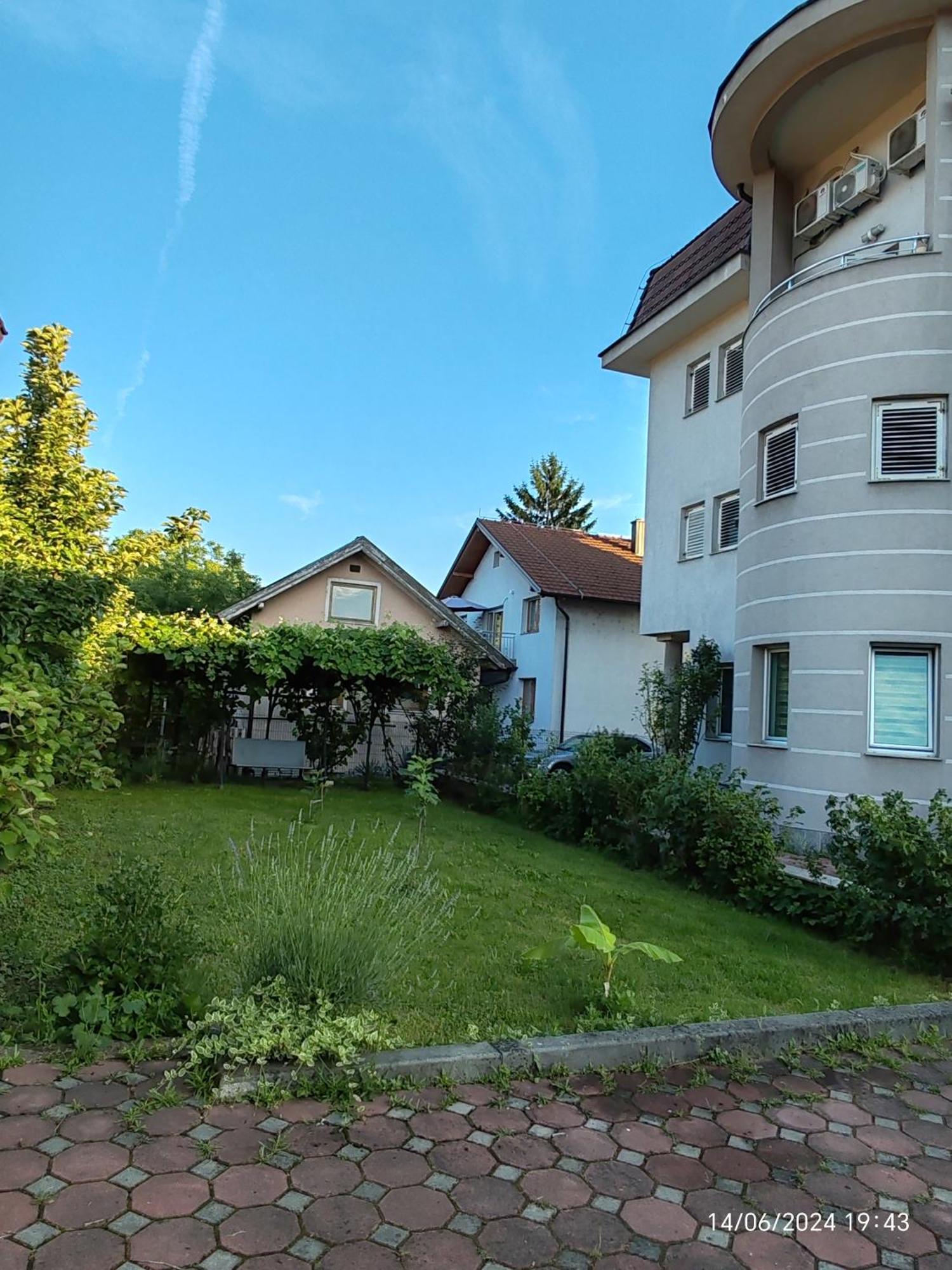 Guesthouse Jelic Teslić Екстериор снимка