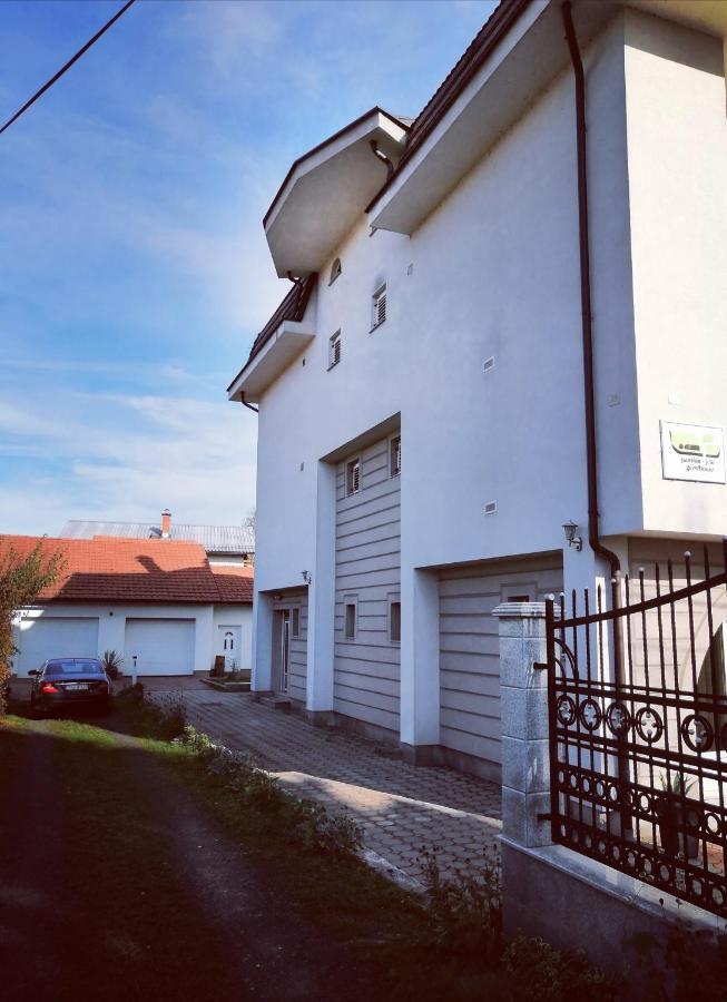 Guesthouse Jelic Teslić Екстериор снимка